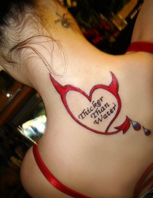 美女花臂满背纹身图案