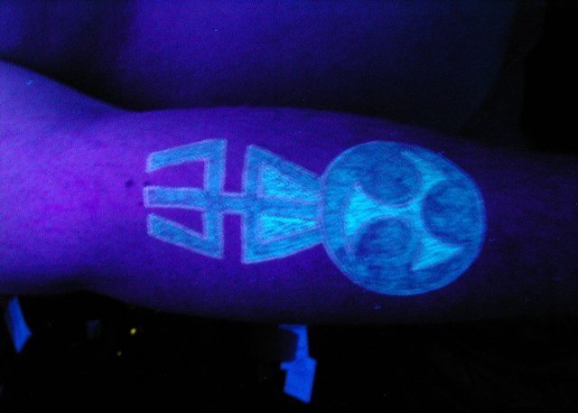 霸气的老虎荧光隐形纹身图案