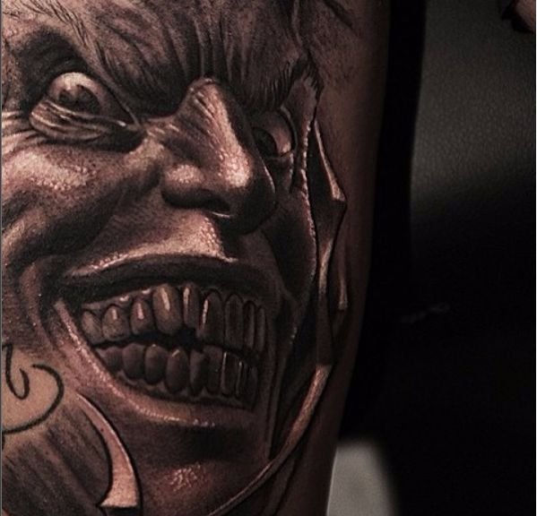 半背上的黑灰色僵尸新娘纹身图案