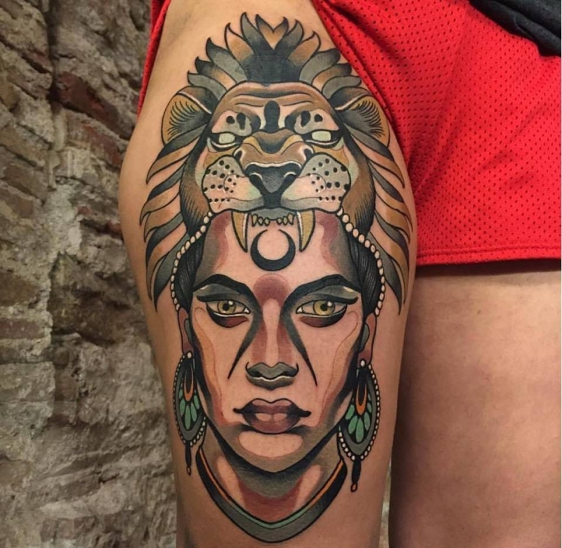 大腿上戴着围巾的狗纹身图案