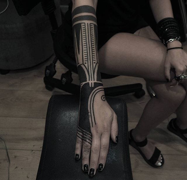 看似神圣的几何符号点纹身图案