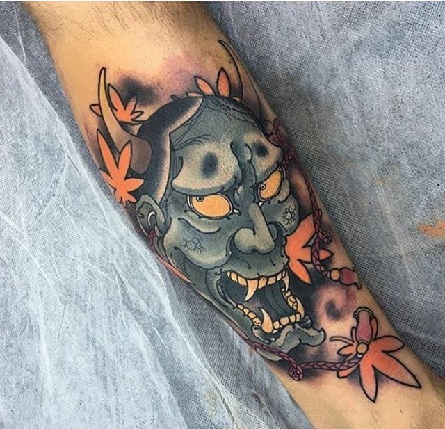 传统风格的小花纹身图案