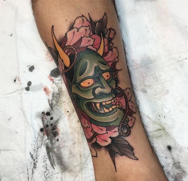 传统风格的小花纹身图案