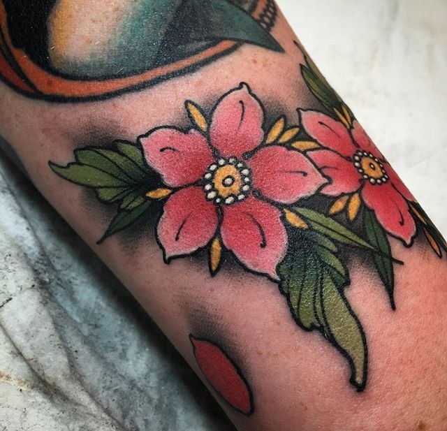 传统风格的小花纹身图案