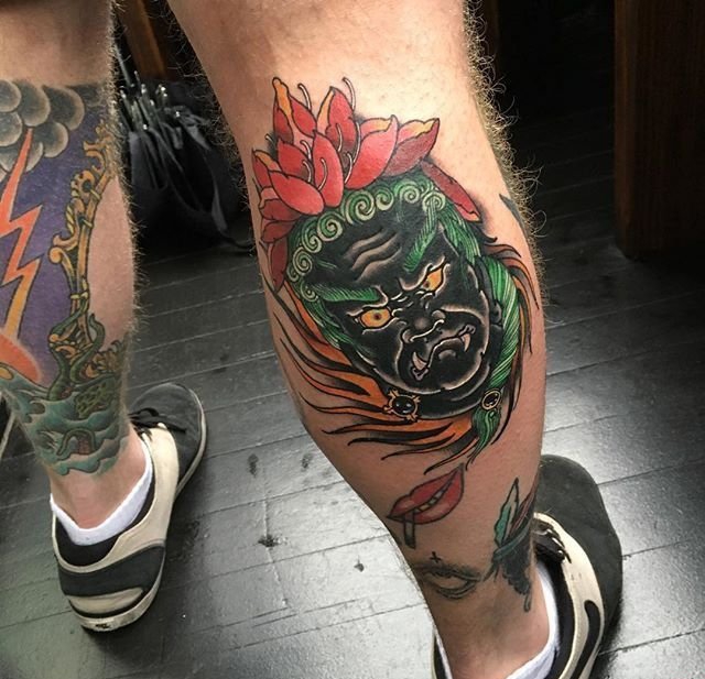 传统风格的小花纹身图案