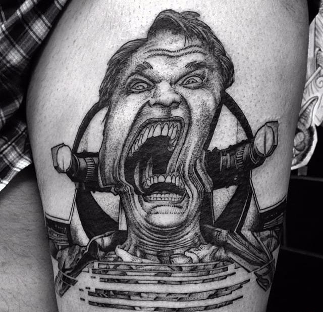 大臂上水波纹折射弯曲人物和铁路隧道纹身图案