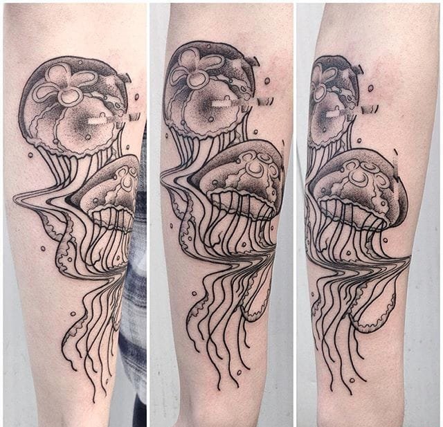 大臂上水波纹折射弯曲人物和铁路隧道纹身图案