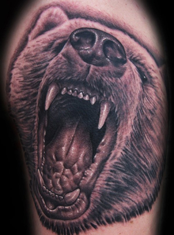大吼的超真实熊纹身图案