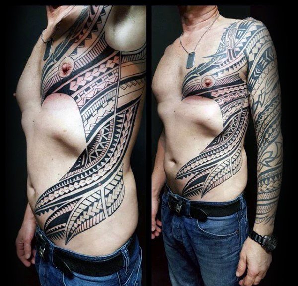 侧肋上的鲨鱼图腾纹身图案