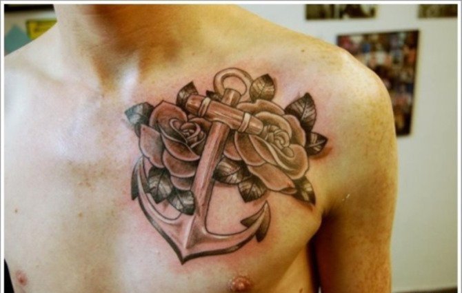 传统风格刺破红心的船锚纹身图案