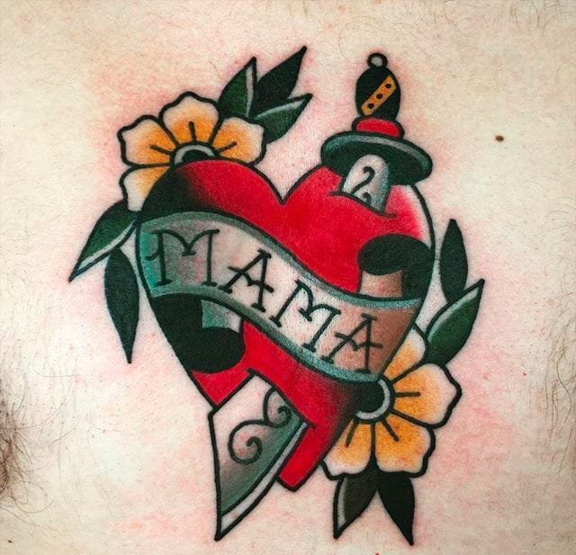 MAMA美丽和经典的心纹身着剑和花朵纹身图案