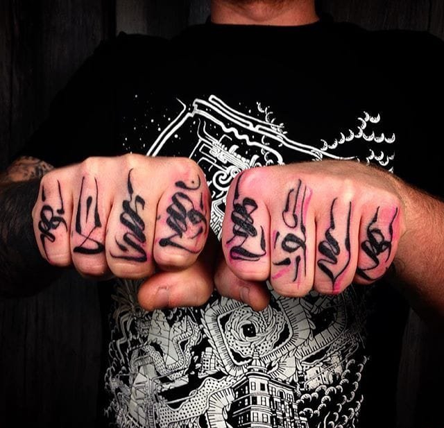 抽象的刻字纹身图案来自戈尔多