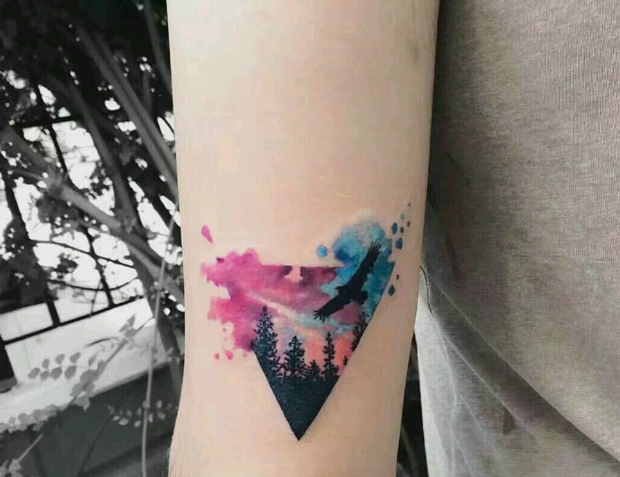 一组年轻派的水彩纹身图案