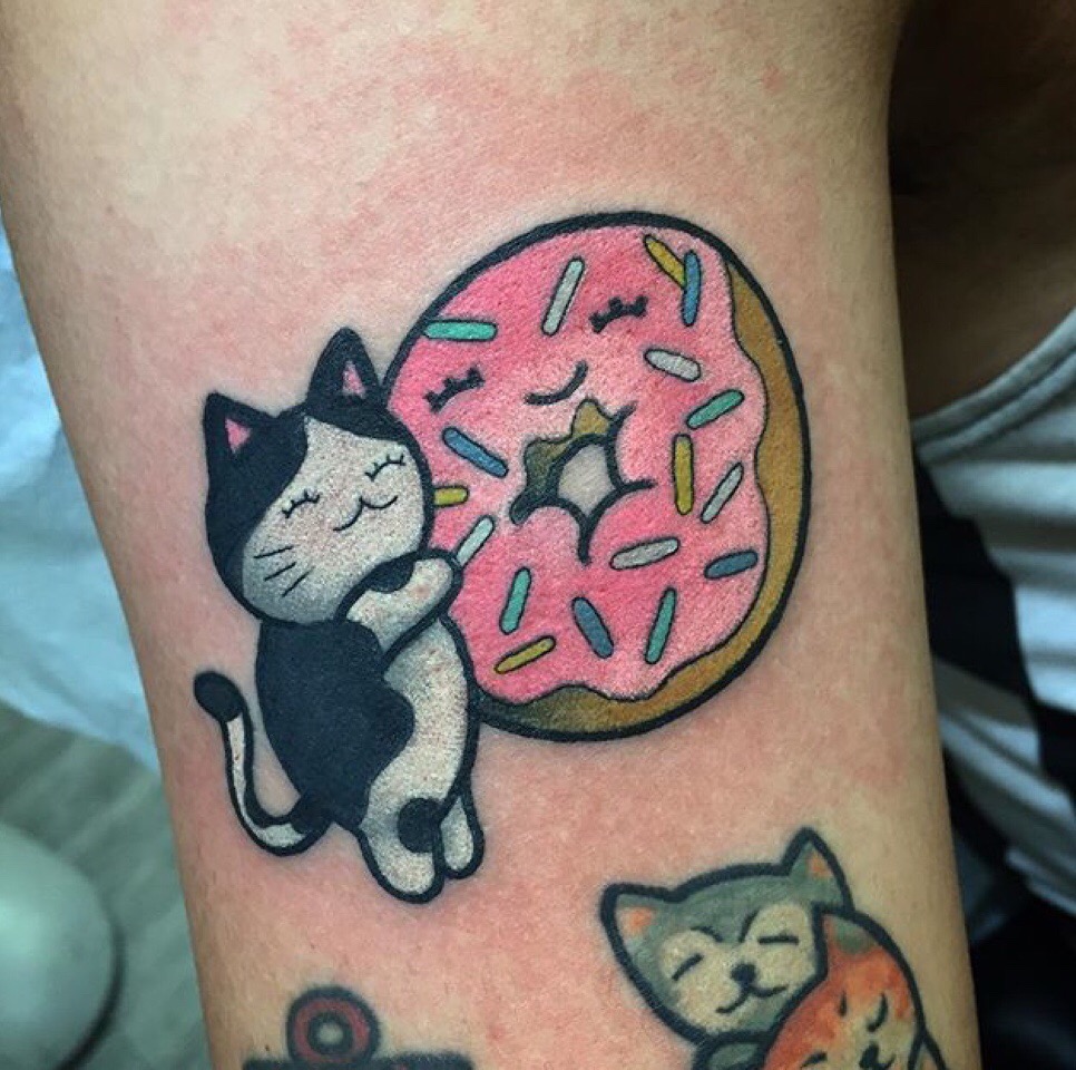 分享一组甜甜圈纹身图案很可爱