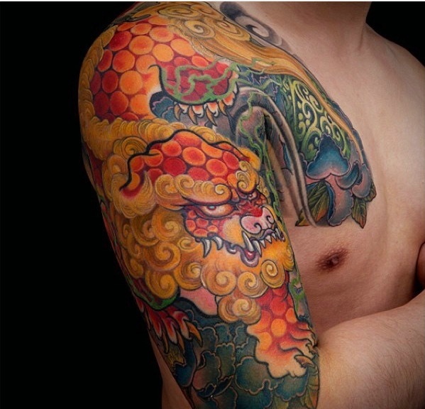 魅力多彩的传统半甲纹身图案