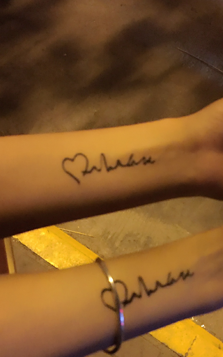 别有一番风趣的手腕英文情侣纹身