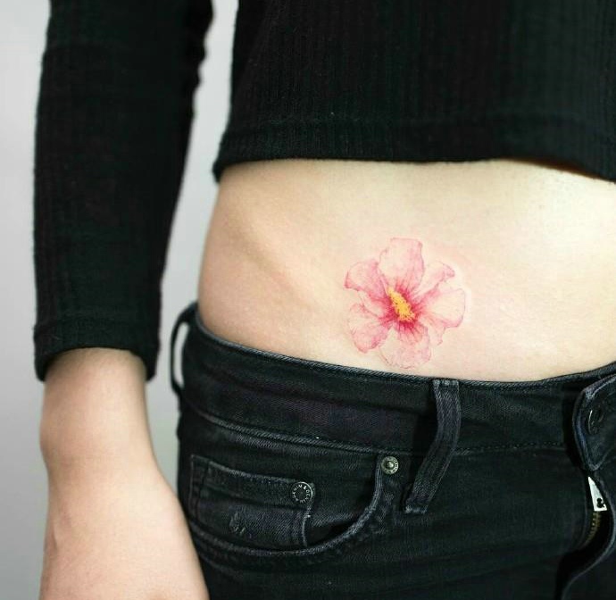 一组适合女生夏季小清新纹身图案