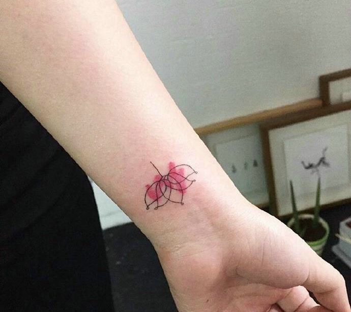 一组适合女生夏季小清新纹身图案