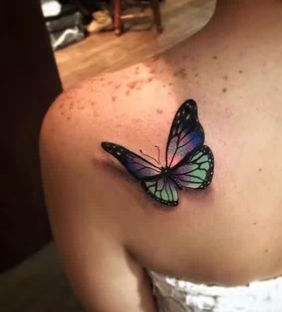 色彩炫酷的后背3d蝴蝶纹身图案