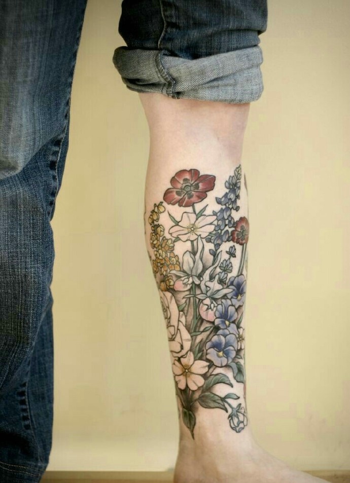 一组漂亮精致的花朵纹身图案