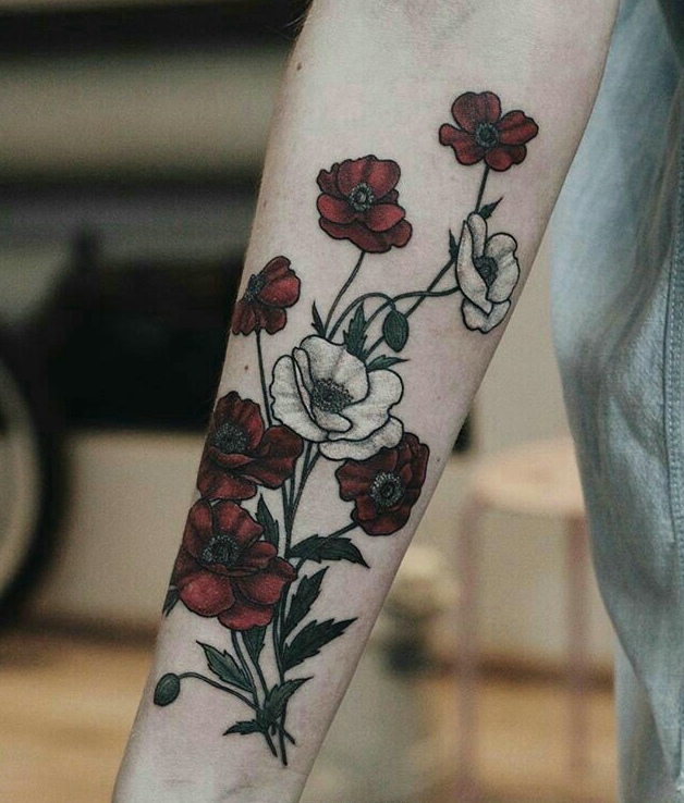 一组漂亮精致的花朵纹身图案