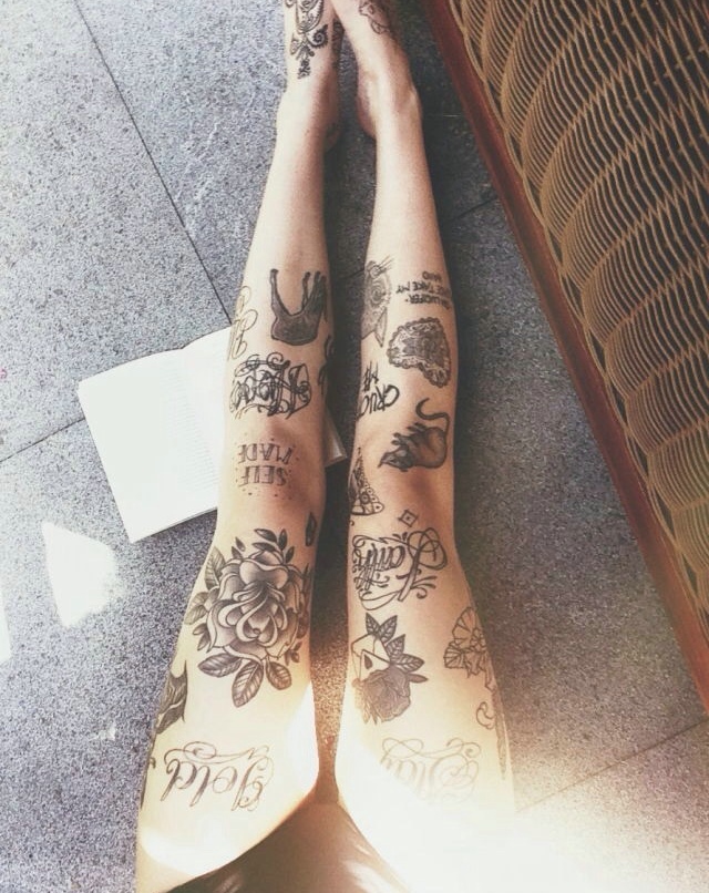 分享一组时髦女性大花腿纹身图案