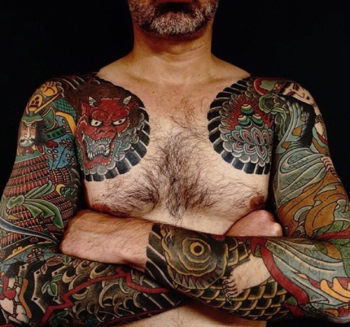 特别有男人气概的双半甲纹身图案