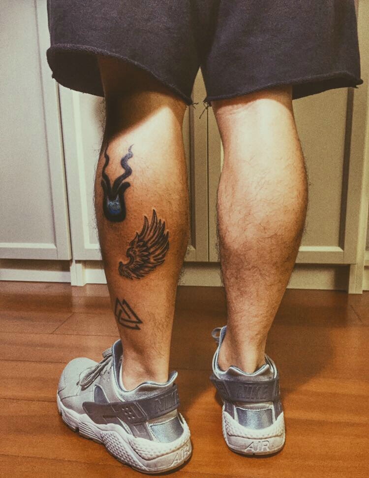 左边小腿外侧领另类纹身图案