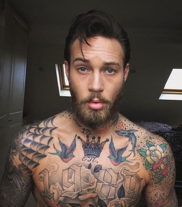 一组街头潮男的时尚花臂纹身图案