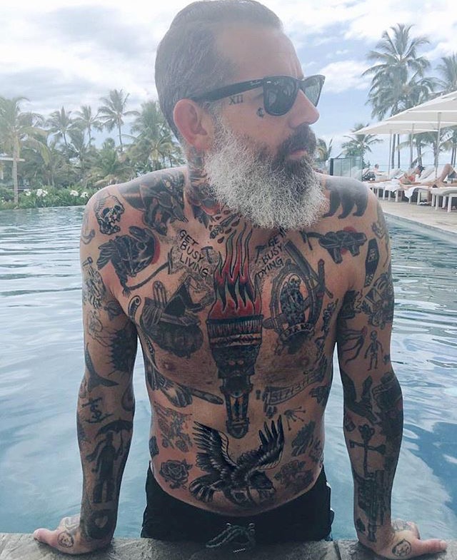 一组街头潮男的时尚花臂纹身图案