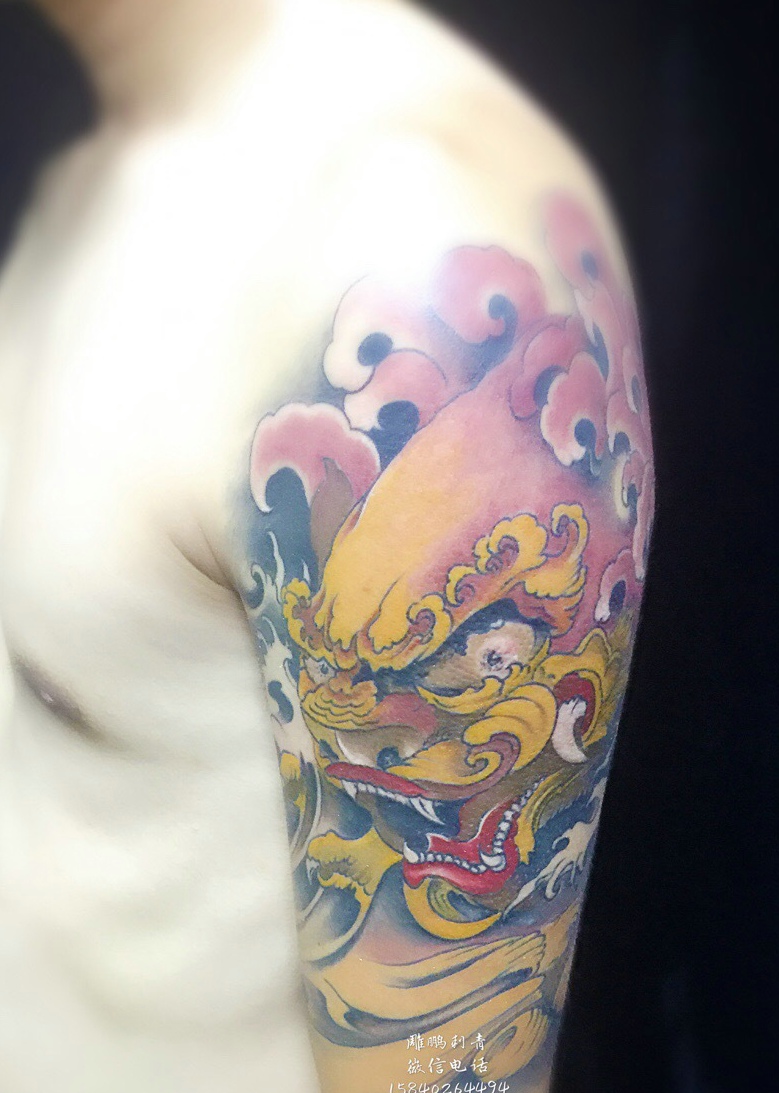 大臂经典彩色小般若纹身图案