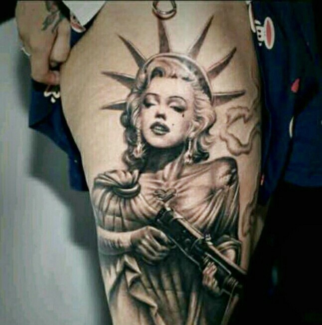 大腿外侧黑灰欧美女神纹身图案