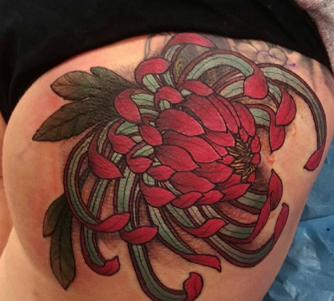 一组适合女生的鲜艳牡丹花纹身图案