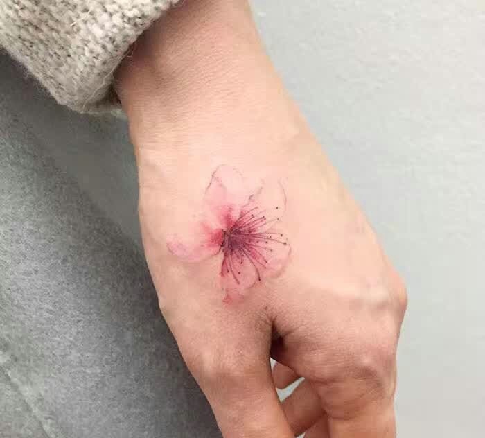 一组超级火棒的小清新花朵纹身图案