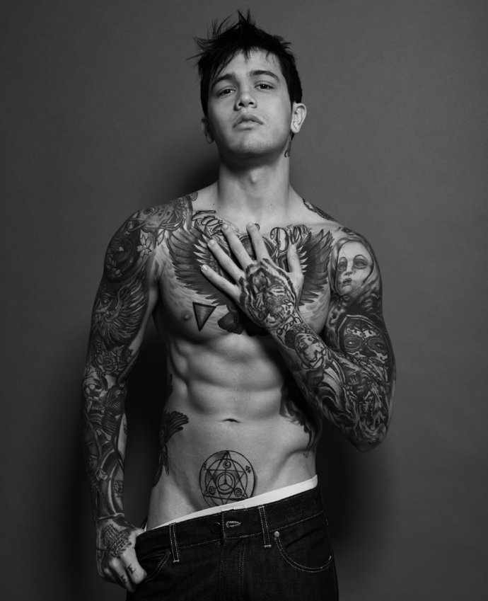 一组欧美纹身图案肌肉男魅力散发