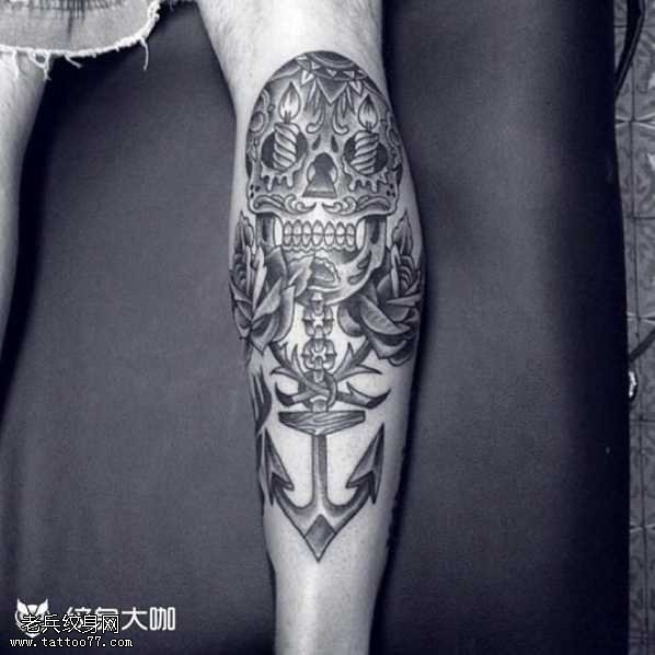 腿部船锚骷髅纹身图案