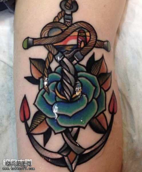 腿部花船锚纹身图案