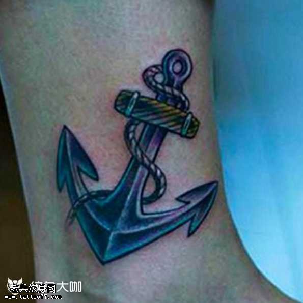 腿部船锚纹身图案