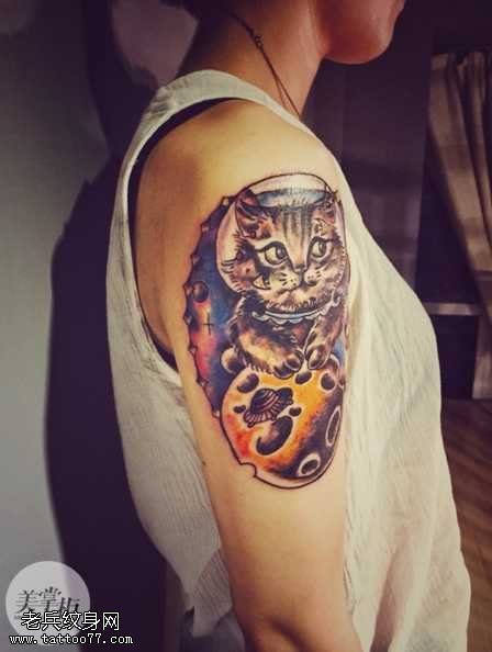 胳膊猫咪星球纹身图案