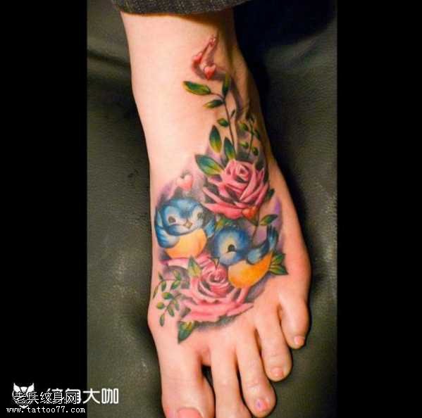 脚部花鸟纹身图案