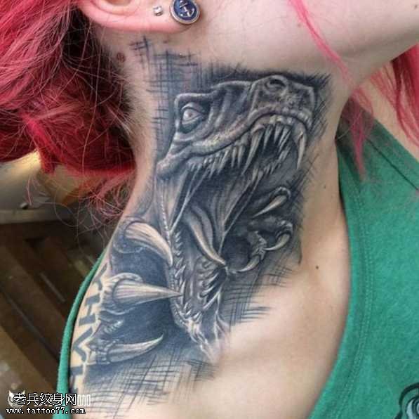 头部恐龙纹身图案