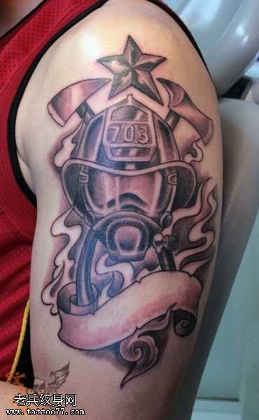 胳膊消防员纹身图案