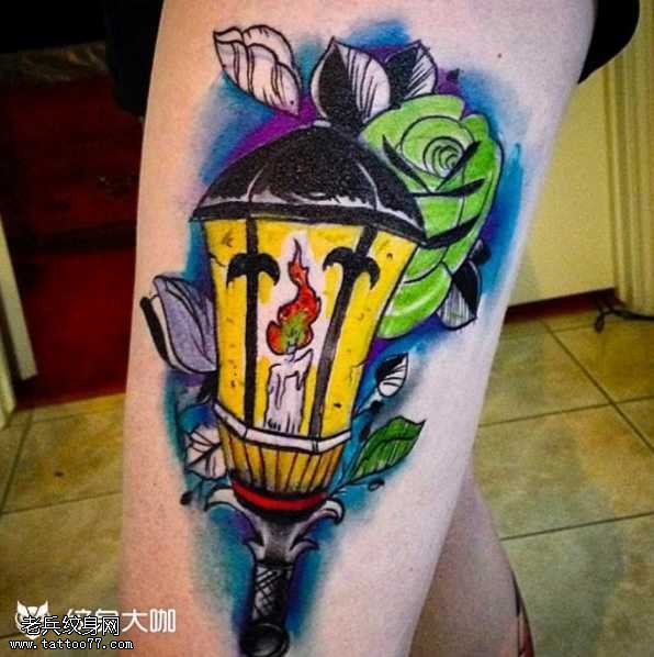 腿部油灯纹身图案