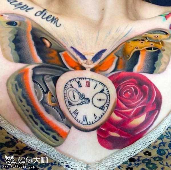 胸部蝴蝶结纹身图案