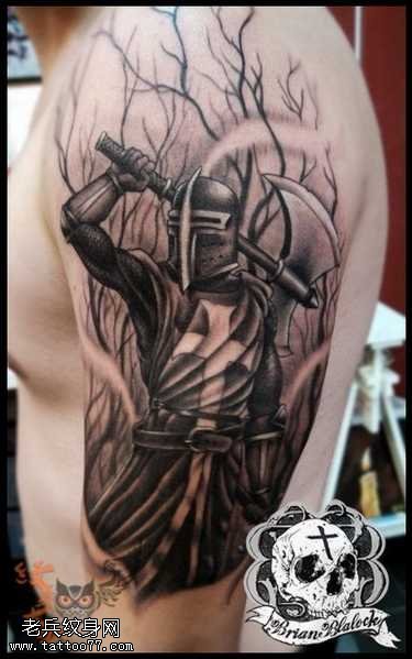 胳膊骑士纹身图案