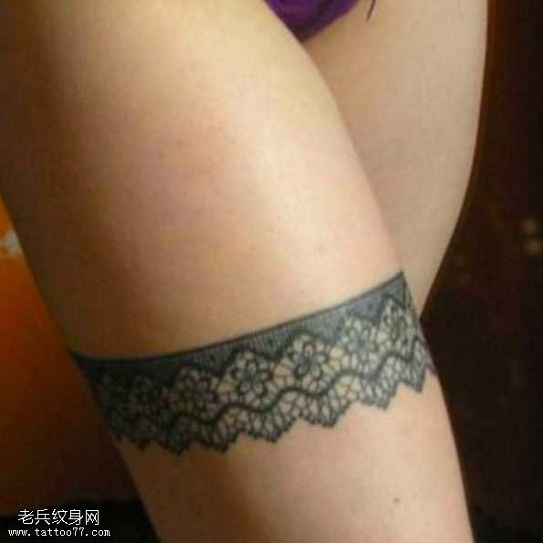 腿部蕾丝纹身图案