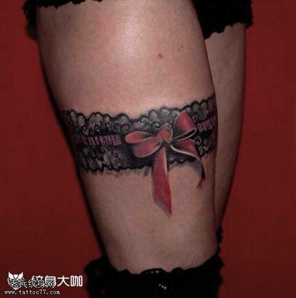 腿部蕾丝蝴蝶结纹身图案