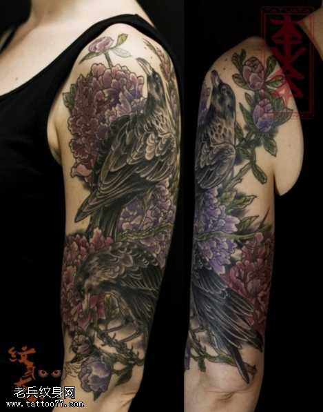 胳膊渡鸦纹身图案
