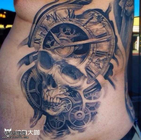 腰部骷髅纹身图案