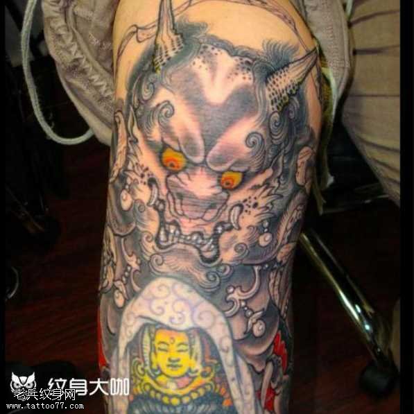 腿部石狮纹身图案